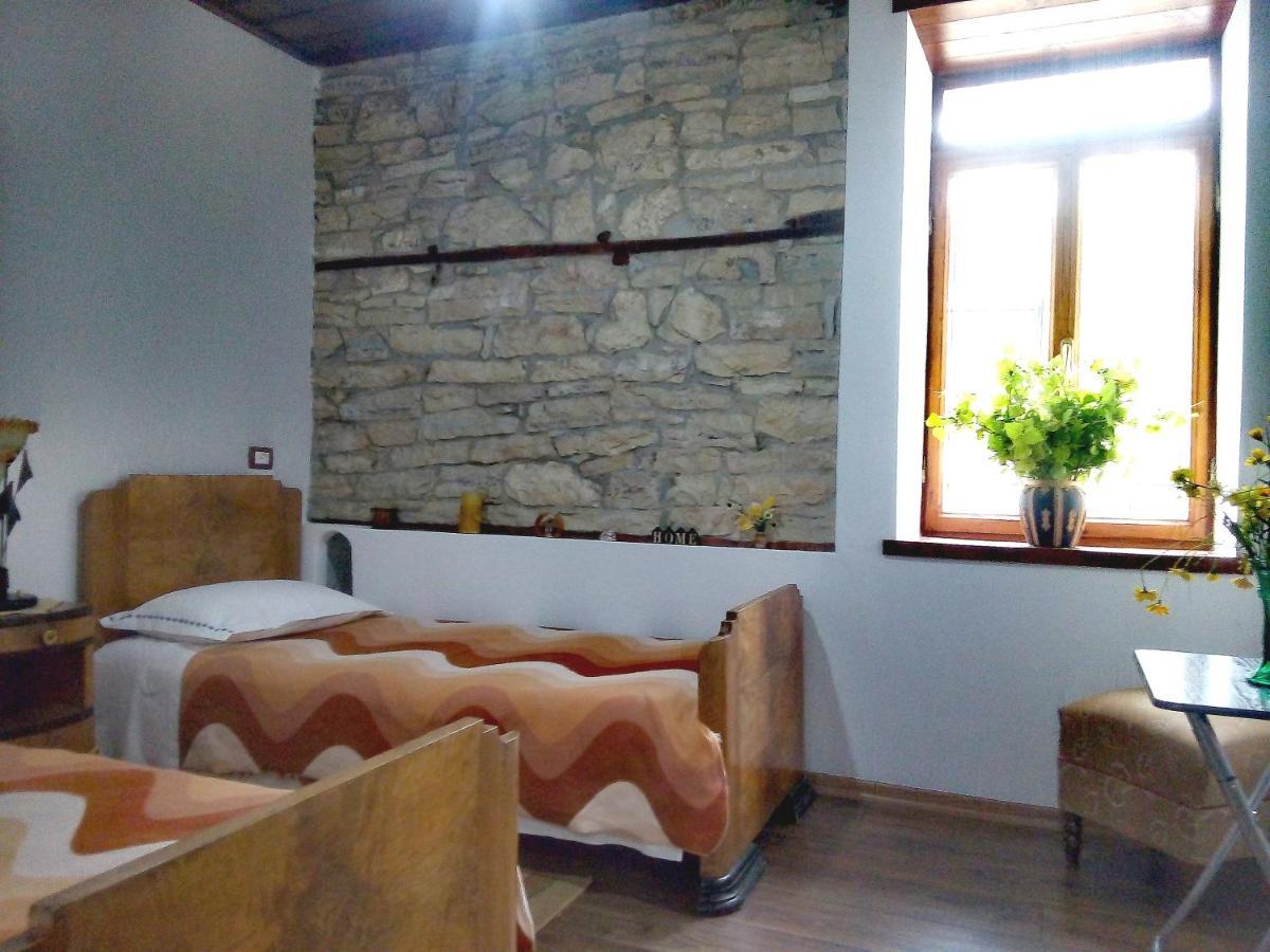 Guesthouse Celo Gjirokastra Kültér fotó