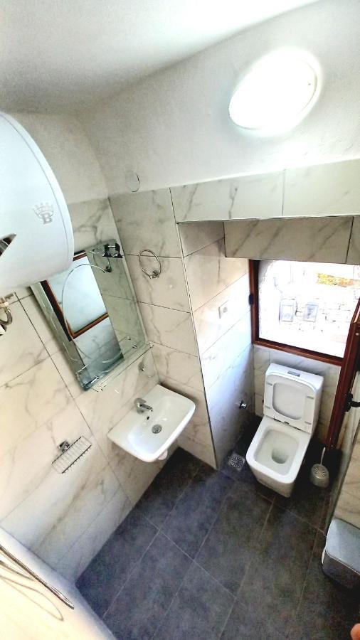 Guesthouse Celo Gjirokastra Kültér fotó