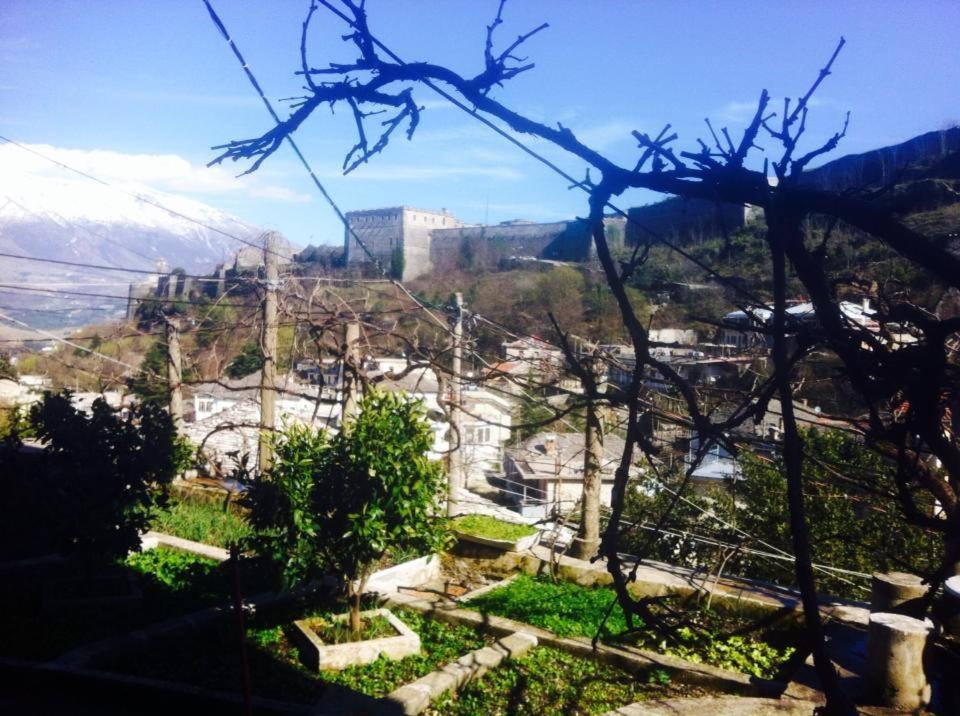 Guesthouse Celo Gjirokastra Kültér fotó