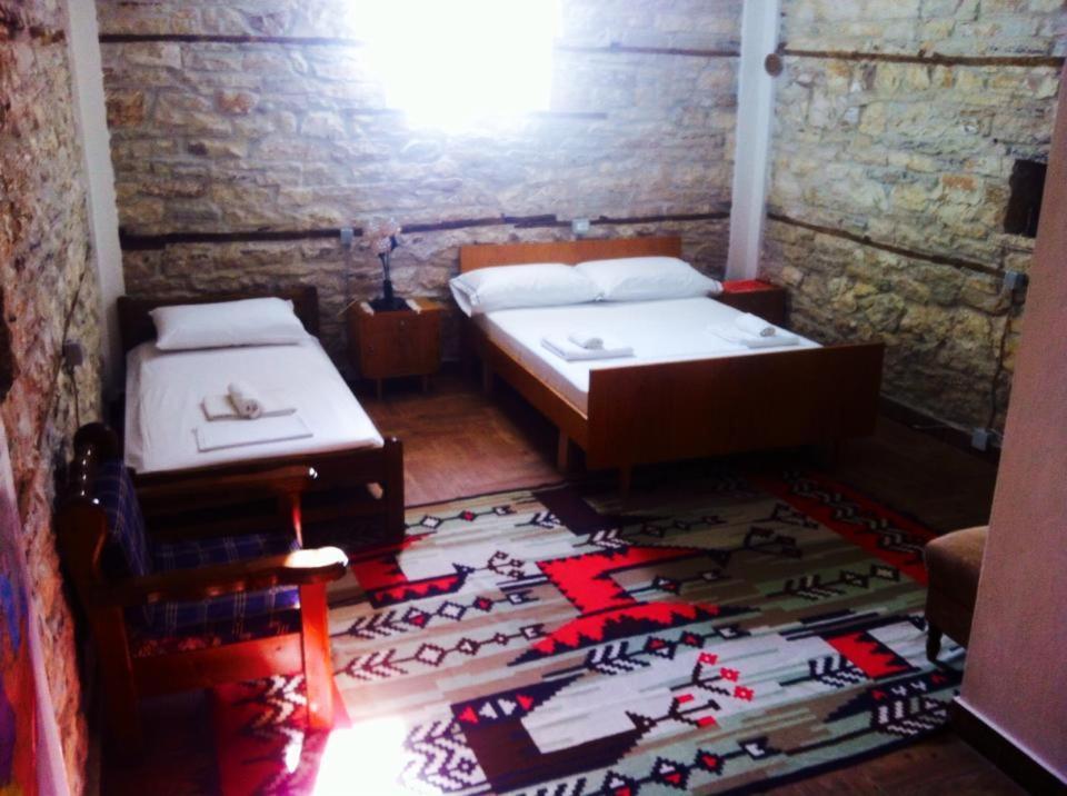 Guesthouse Celo Gjirokastra Kültér fotó