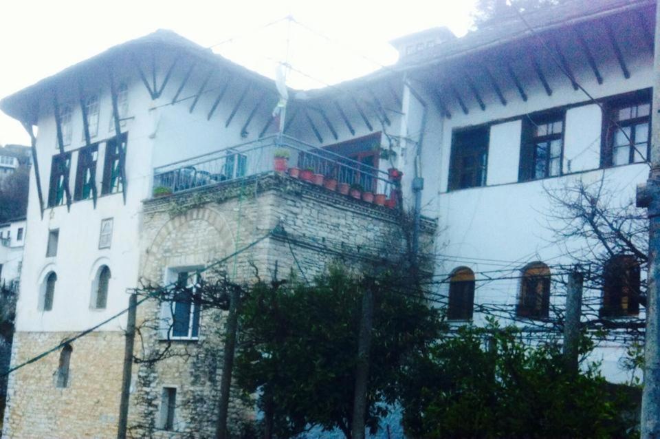 Guesthouse Celo Gjirokastra Kültér fotó